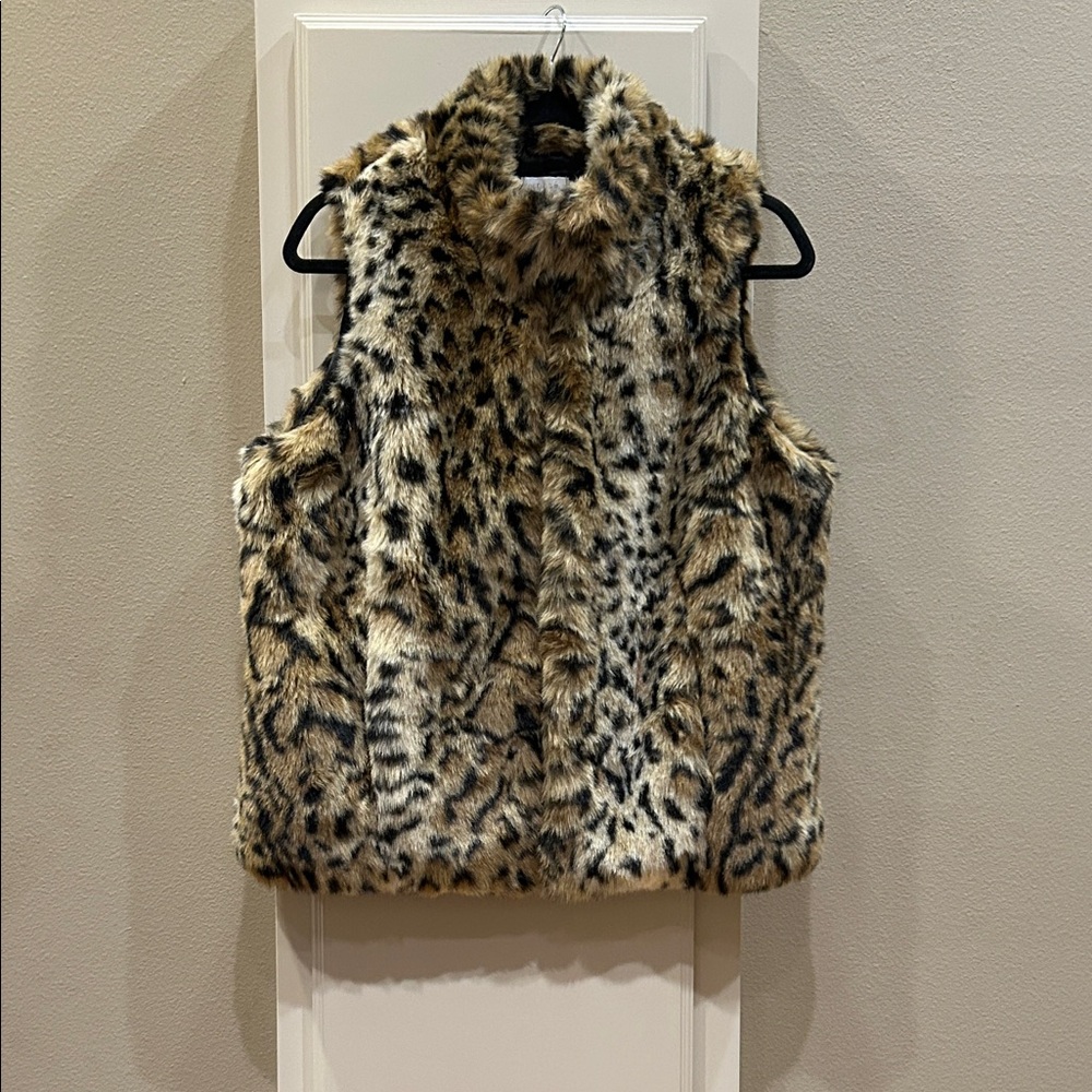 Chico's Faux Fur Leopard Print Vest in Tan and Black